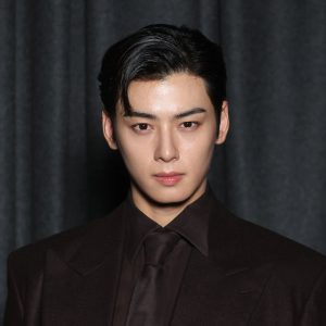 Cha Eun-woo's Top 5 Iconic Hairstyles That Defined K-Pop Trends - Asian
