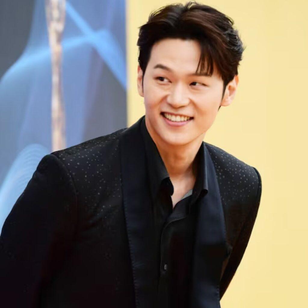 Lee Hak Joo - Asian World