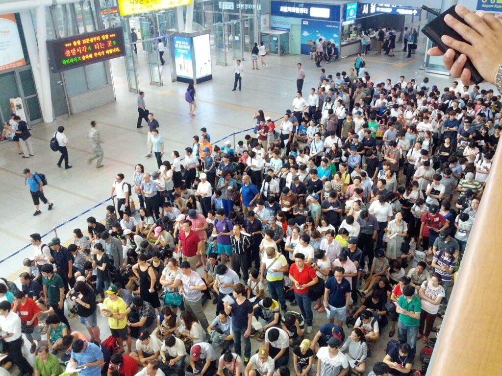 Crowd filling the Seoul Station concourse to book train tickets for the Chuseok holiday